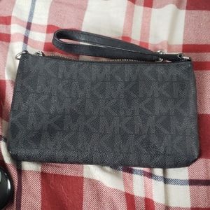 Michael kors wristlet